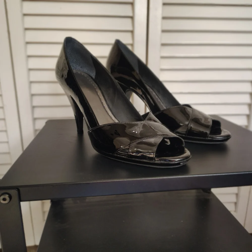 Gianni Bini Glossy Black Peep-Toe Heels